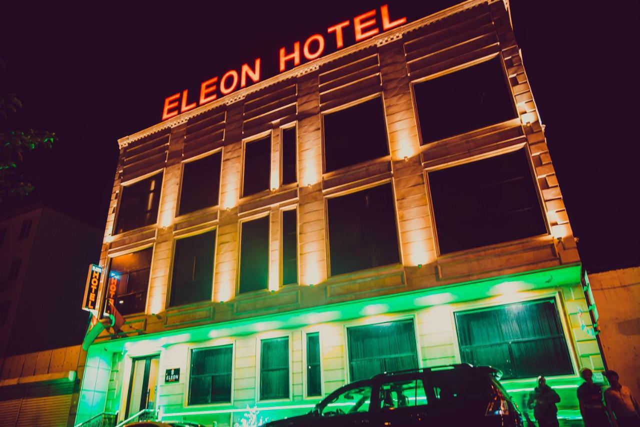 Eleon Hotel Baky Esterno foto