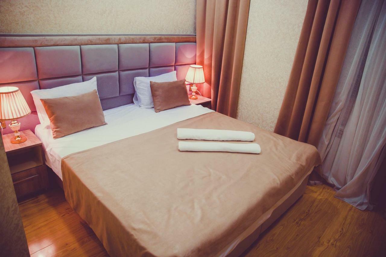 Eleon Hotel Baky Esterno foto